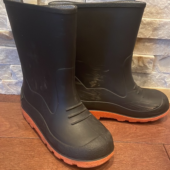 Rain boots - Picture 2 of 7